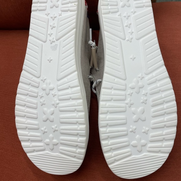 Grey mens slip on shoes size 8, new - Picture 3 of 3